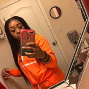 Meet your Posher, Mikeriaa